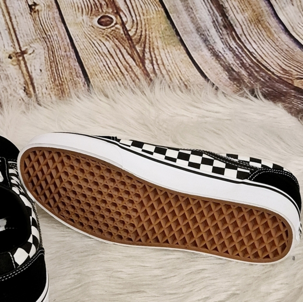 New without Box Vans Checkered Old Skool Black and White Canvas/Suede 9.5 - Picture 4 of 4